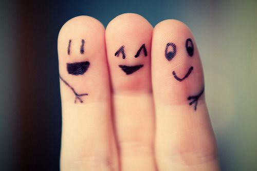 fingers-friends-hug-smiles-Favim.com-119189