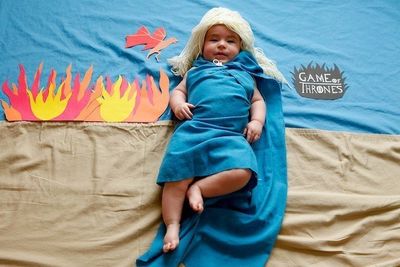 Y no podía faltar... ¡un bebé Khaleesi!