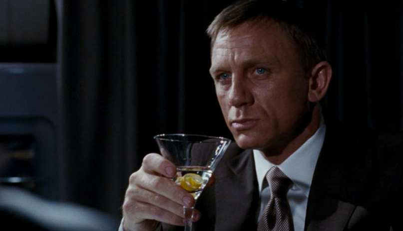 Daniel-Craig-Drink.png