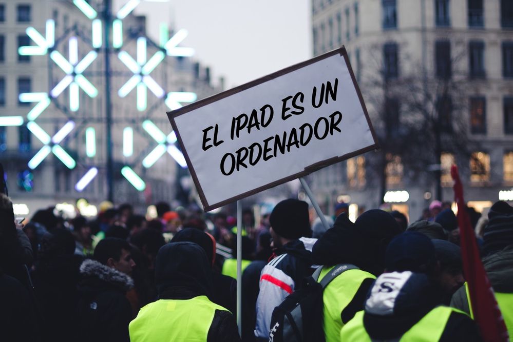 Apoyando a la campaña a favor del cambio. Fuente: Applesfera . (https://www.applesfera.com/ipad/pongamos-fin-al-debate-firma-nuestra-campana-rae-incluya-ipad-definicion-ordenador)