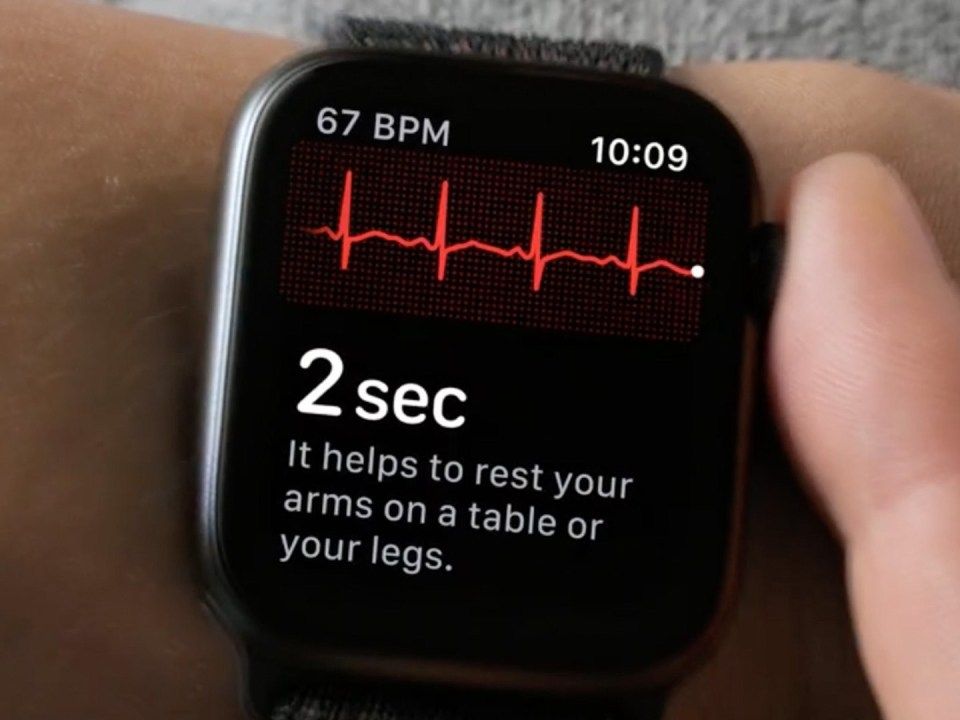 Llega la nueva versión para tu Apple Watch. Fuente: Isenacode. (https://isenacode.com/apple-lanza-watchos-5-2-y-habilita-el-ecg-para-el-series-4-en-espana/)