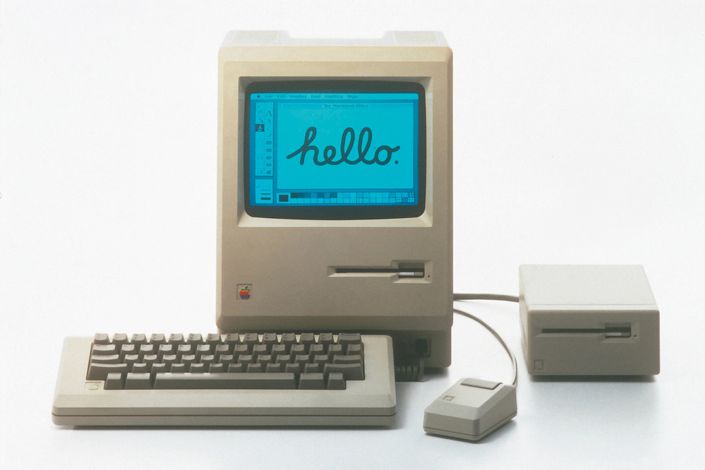 Para los más nostálgicos, el mejor ordenador de la historia. Fuente: Applesfera (https://www.applesfera.com/rumores/logo-multicolor-apple-regresaria-a-algunos-sus-productos-este-2019-rumores)