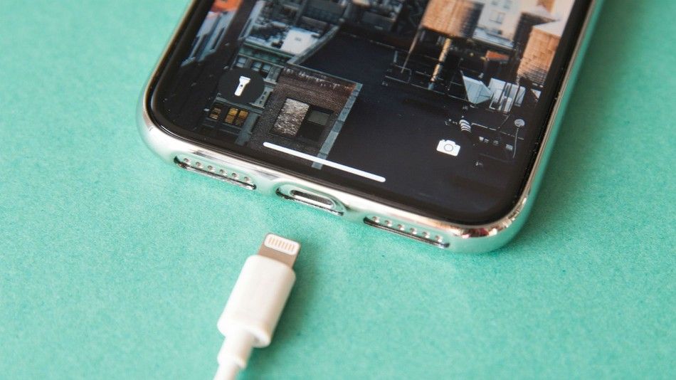 Adiós, Lightning. Fuente: Technobezz (https://www.technobezz.es/2019-will-be-the-year-of-iphone-with-usb-c/)