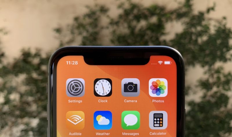 ¿Realmente es para tanto esta molestia? Fuente: Ars Technica (https://arstechnica.com/gadgets/2019/09/iphone-11-review-the-sweet-spot-iphone/)