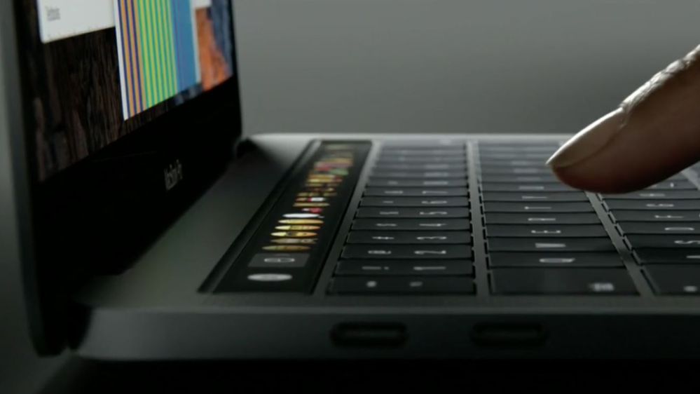 Sólo los que han usado un teclado de tijera saben cuál es la sensación. Fuente: Keddr (https://keddr.com/2016/10/apple-predstavila-obnovlennyiy-macbook-pro/)