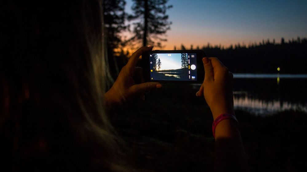 Creatividad, encuadre, colores… ¡Empieza a pensar! Fuente: El Español (https://www.elespanol.com/omicrono/software/20200111/trucos-apple-hacer-mejores-fotos-nocturnas-iphone/458454536_0.html)