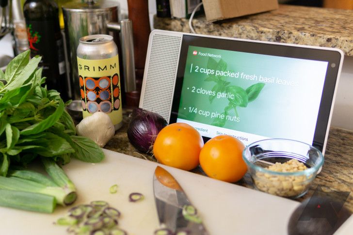 Deja que tu Smart Display haga tu vida un poco más fácil. Fuente: Android Police (https://www.androidpolice.com/2019/12/04/google-assistant-now-follows-your-dietary-restrictions-when-recommending-recipes/)