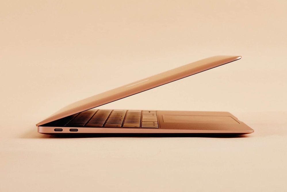 ¿Ganas de ver cómo es el nuevo MacBook Air? Fuente: iLounge (https://www.ilounge.com/news/macbook-pro-macbook-air-with-new-keyboard-design-to-ship-in-2020)