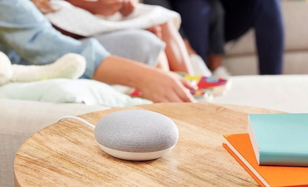 Haz tu vida un poco más sencilla. Fuente: El androide libre (https://elandroidelibre.elespanol.com/2019/09/el-google-home-mini-2-deberia-mejorar-estos-seis-aspectos-del-home-mini.html)