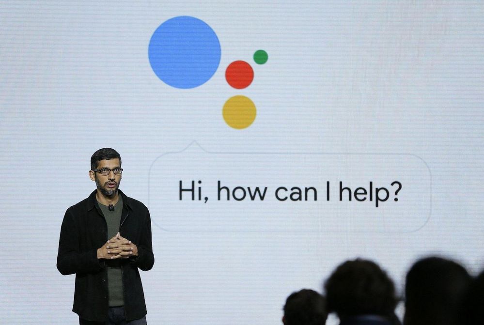 Fue en 2018 cuando Google Sundar Pichai presentó Google Duplex. Fuente: Business Insider (https://www.businessinsider.es/debe-robot-identificarse-cuando-habla-google-duplex-hara-248820)