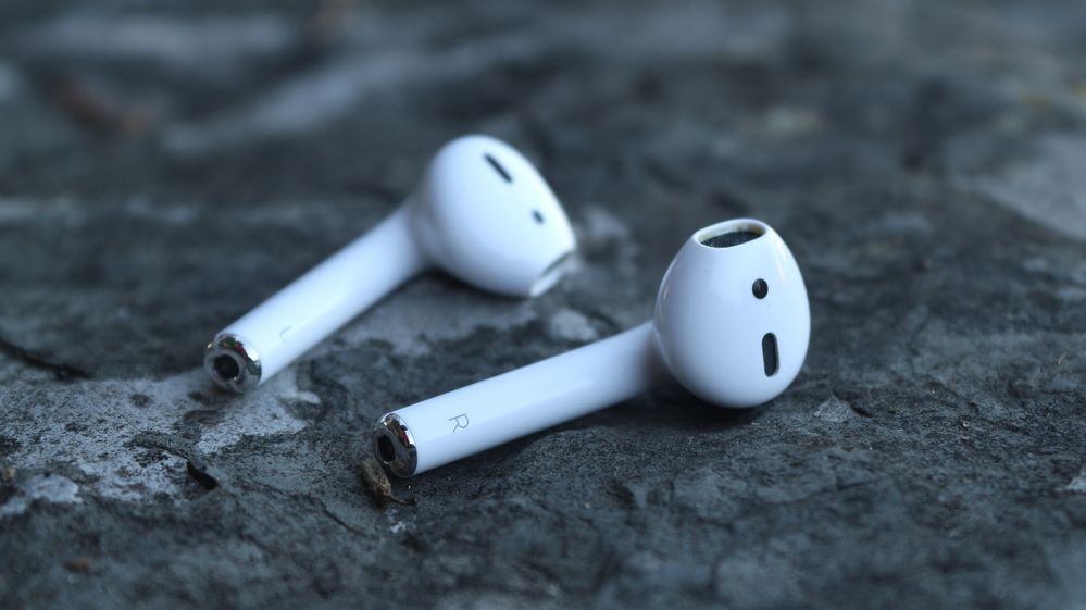 Música a través de los huesos ¿realidad o ficción? Fuente: Pixabay (https://pixabay.com/es/photos/airpods-apple-auriculares-2854300/)