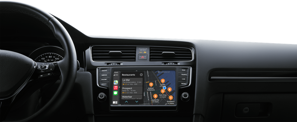 Con Apple CarPlay utiliza tu iPhone de forma segura. Fuente: Apple (https://www.apple.com/es/ios/carplay/)
