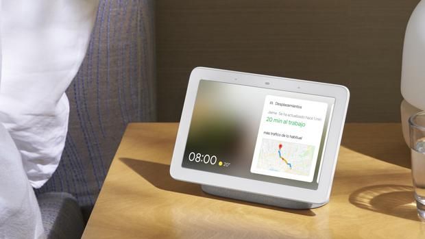 El elegido es… ¡Nest Hub! Fuente: ABC (https://www.abc.es/tecnologia/informatica/soluciones/abci-nest-primer-altavoz-inteligente-pantalla-google-201906061404_noticia.html?ref=https:%2F%2Fwww.google.com%2F)