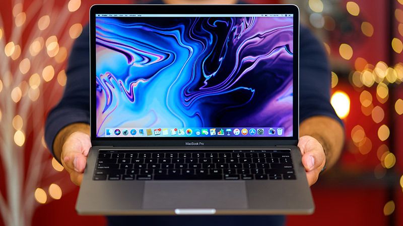 Esperamos grandes mejoras en esta nueva versión. Fuente: Apple Insider (https://appleinsider.com/articles/18/07/18/comparing-the-2018-13-inch-macbook-pro-touch-bar-versus-the-macbook-pro-with-function-keys)