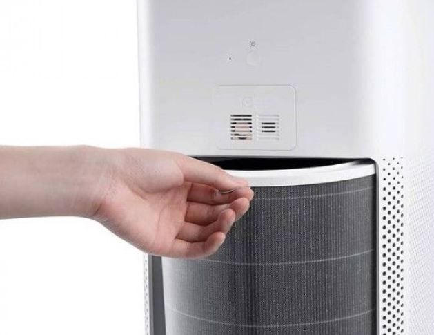 Así de fácil es extraer su filtro. Fuente: Tu Tienda Experta (https://www.tutiendaexperta.com/purificadores/378-filtro-hepa-purificador-de-aire-xiaomi-mi-purifier.html)