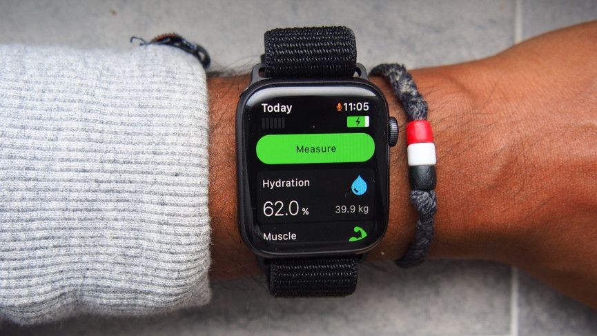 ¿Será el nuevo boom de Apple? Fuente: Universe Smartphone (https://www.universmartphone.com/thirsty-work-living-with-a-hydration-tracking-strap-for-apple-watch/)