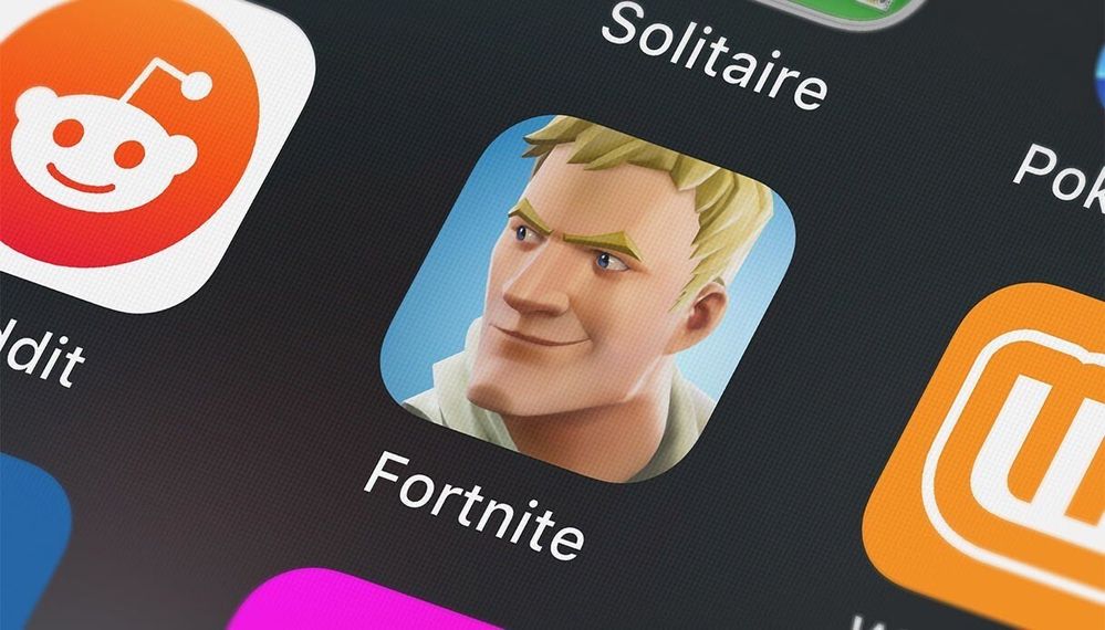 Empate?? Fuente: Xataka (https://www.xataka.com/legislacion-y-derechos/juicio-apple-epic-games-tiene-sentencia-empate-indemnizacion-millonaria-obligacion-permitir-otros-sistemas-pagos)