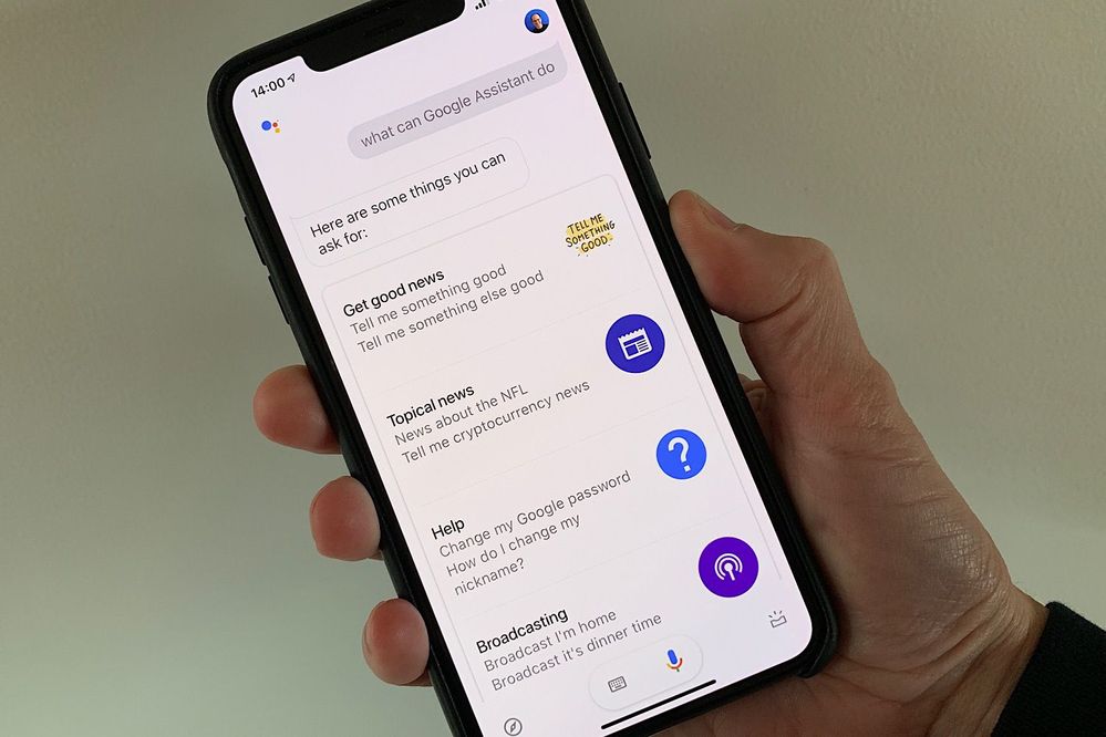 Hasta ahora, el uso de Google Assistant no era tan diferente en tu iPhone. Fuente: Life Wire (https://www.lifewire.com/google-assistant-on-iphone-4628298)