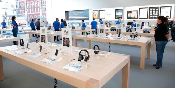 Nadie duda de su éxito, ¿por qué no tienen un salario acorde? Fuente: Integrago (http://www.integrago.com/noticias-apple-store-trade-marketing.html)