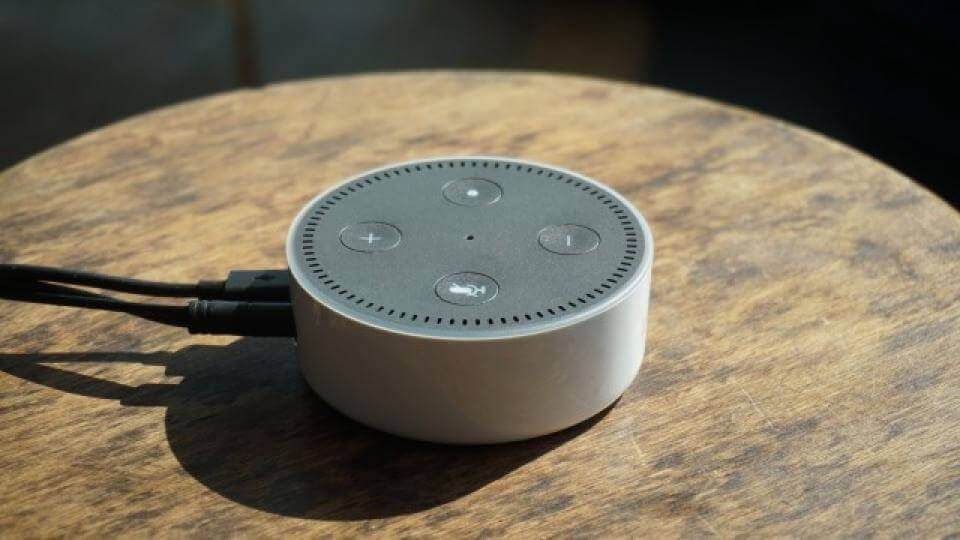 Cuanto más nuevos, más amenazados. Fuente: Alx Español (https://alxespanol.com/producto/amazon-echo-dot-generaciones/)