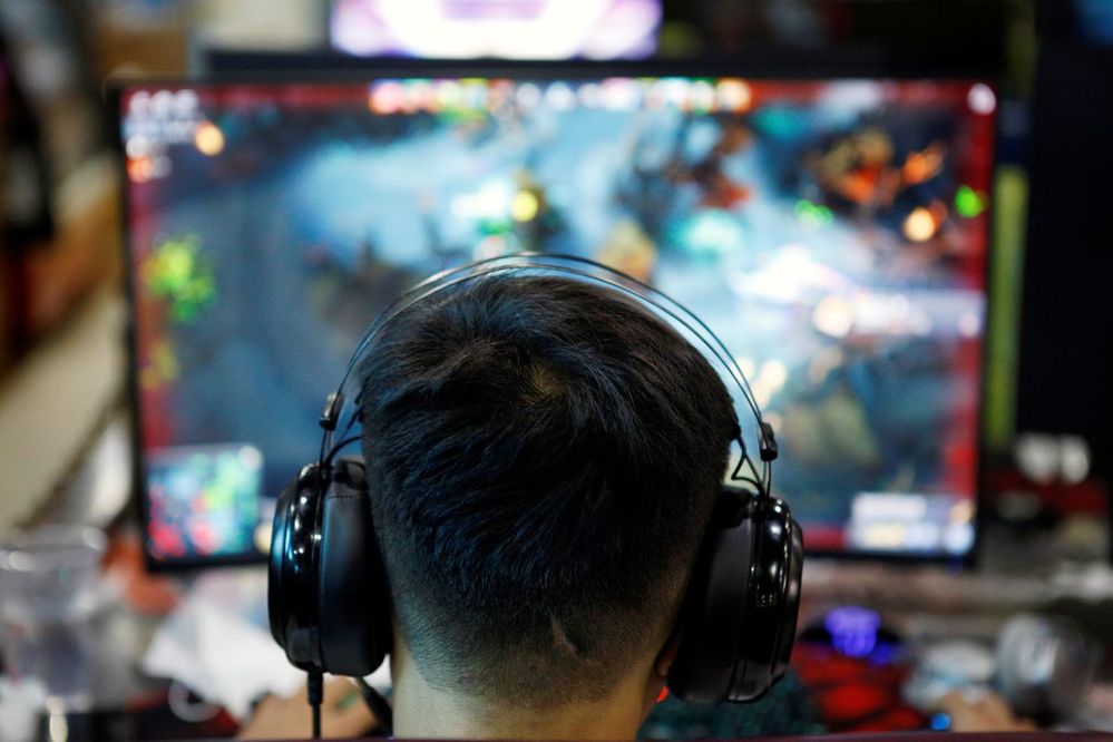 Sumando restricciones. Fuente: Reuters (https://www.reuters.com/world/china/chinas-broadcasting-regulator-ban-livestreaming-games-without-approval-2022-04-15/)