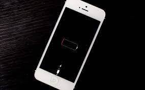 ¿Se te apagar el móvil de manera repentina? Síntoma de alarma. Fuente: Actualidad iPhone (https://www.actualidadiphone.com/que-debemos-hacer-si-nuestro-iphone-se-apaga-de-repente/)