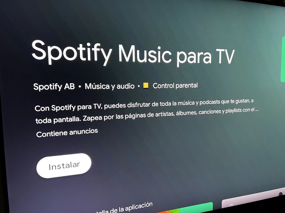 A cantar. Fuente: Xataka (https://www.xatakahome.com/servicios-de-smart-tv/como-montarte-especie-karaoke-spotify-tu-tele-para-animar-reuniones-veraniegas)