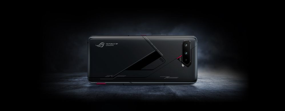 Maquinón. Fuente: Asus (https://rog.asus.com/es/phones/rog-phone-5s-pro-model/)