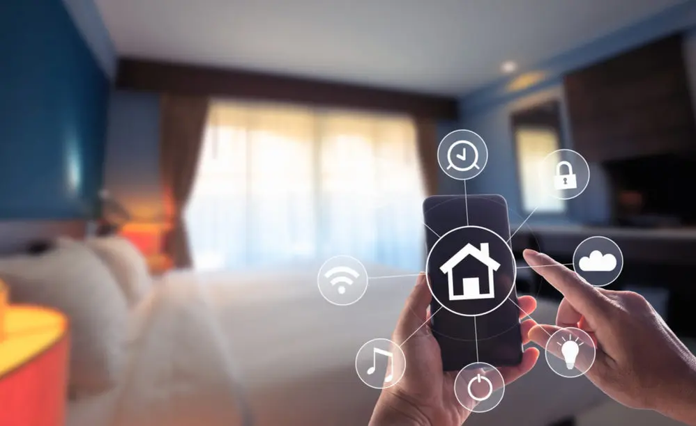 Una nueva era para tu hogar inteligente. Fuente: Innovación Digital 360 (https://www.innovaciondigital360.com/iot/smart-home-que-es-como-funciona-ejemplos-de-hogares-inteligentes-y-productos/)