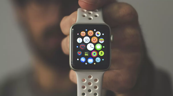 ¡A solucionarlo! Fuente: Móvil Zona (https://www.movilzona.es/noticias/problemas/notificaciones-mensajes-apple-watch-sincronizacion/)