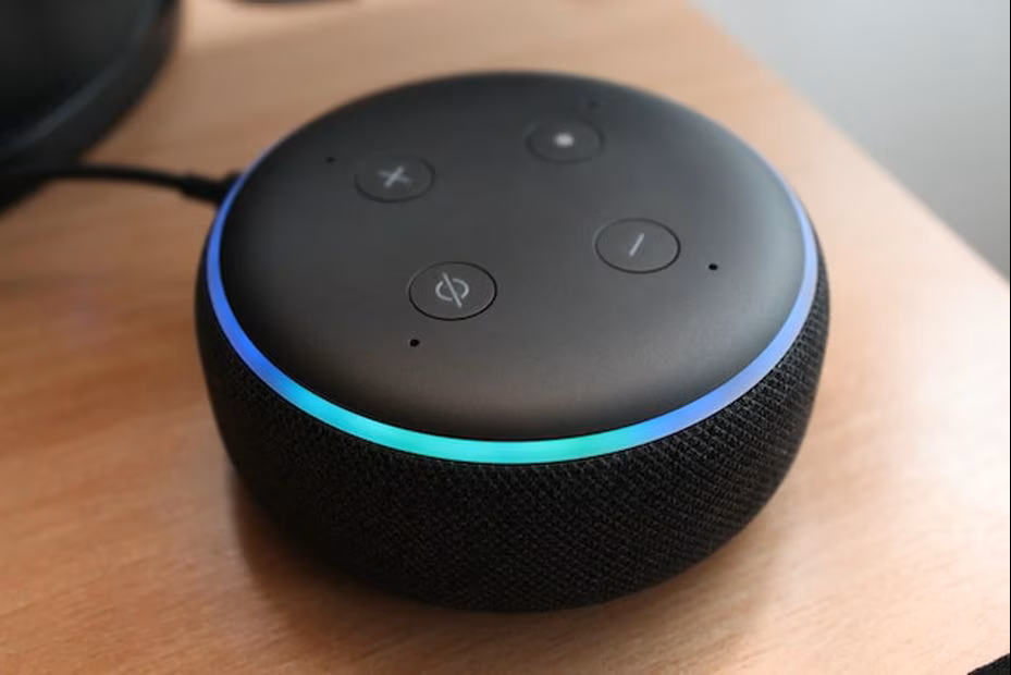 ¡Feliz cumpleaños, Alexa! Fuente: El Universal (https://www.eluniversal.com.mx/techbit/feliz-cumpleanos-alexa-conoce-algunos-datos-curiosos-del-asistente-de-voz/)