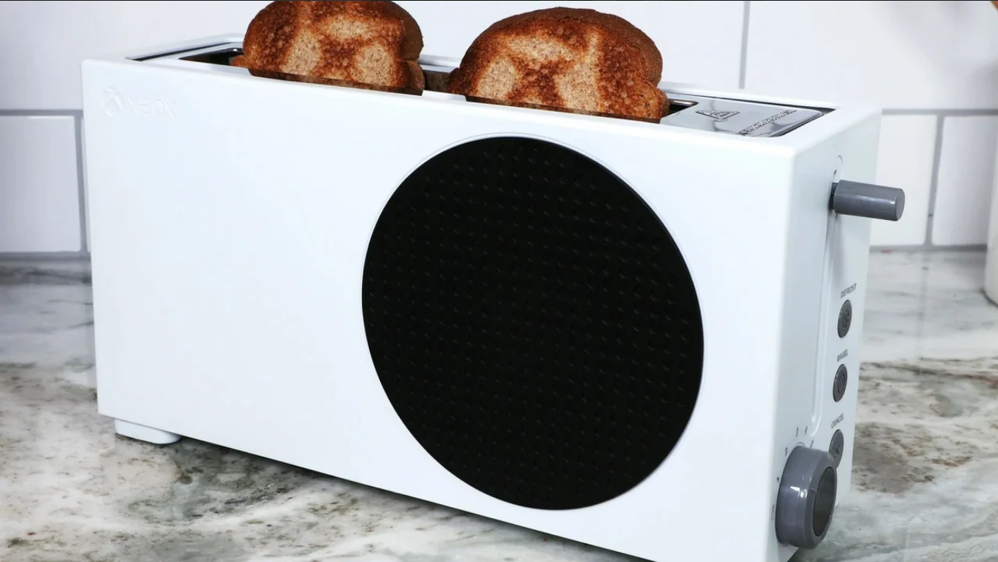 Os gustaría tenerla?? Fuente: PureXbox (https://www.purexbox.com/news/2024/01/the-xbox-series-s-toaster-is-real-and-its-out-now-in-the-us)