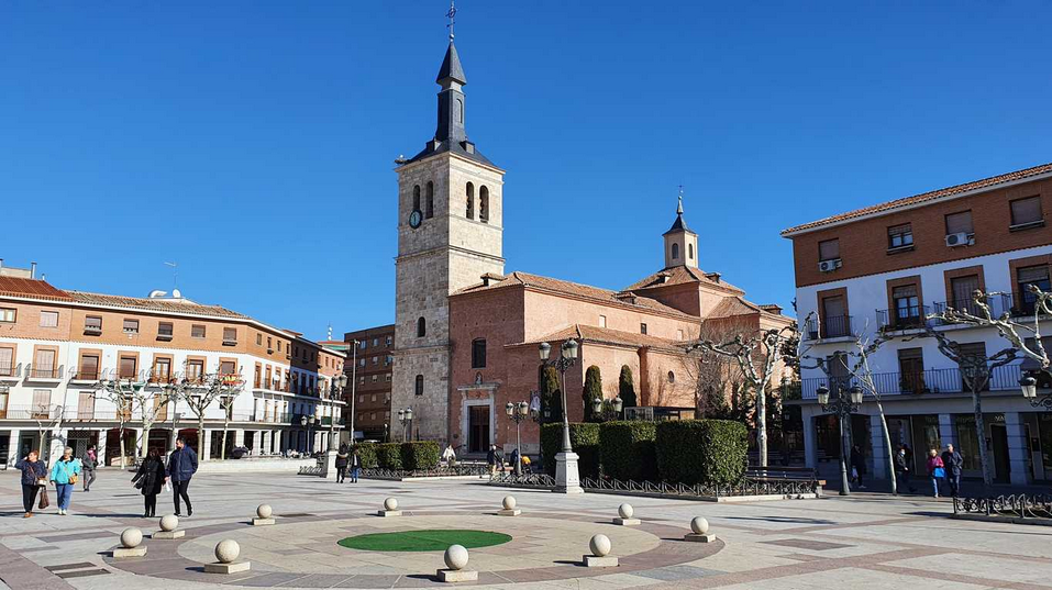 Los comercios locales pueden competir en igualdad. Fuente: Diario de Torrejón (https://www.diariodetorrejon.es/lugares-de-interes-de-torrejon-de-ardoz-iglesia-de-san-juan-evangelista/)