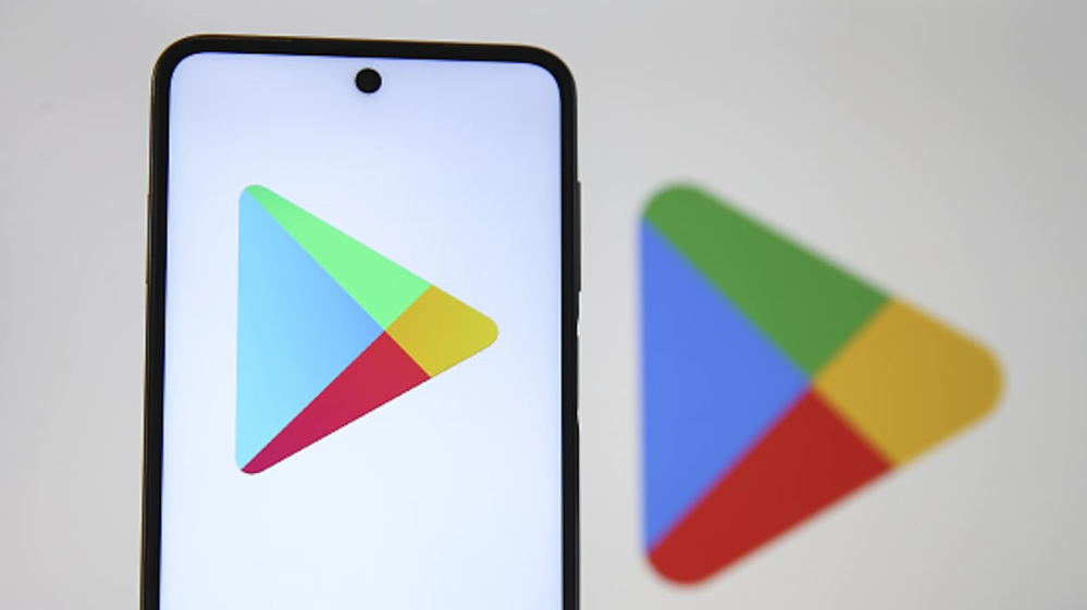 Los mercados de apps oficiales son más confiables. Fuente: El País (https://www.elpais.com.co/tecnologia/pilas-estos-son-los-riesgos-de-instalar-apps-por-fuera-de-la-play-store-en-android-1430.html)