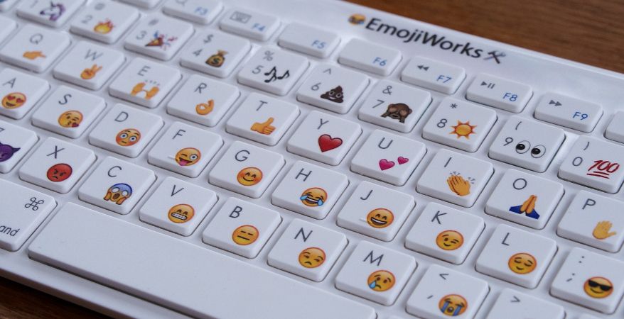 emojikeyboard1.jpg